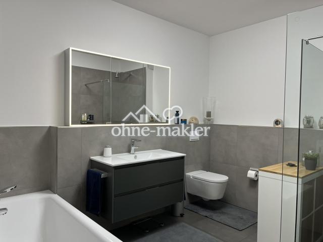 Vollbad mit Walk-in Dusche