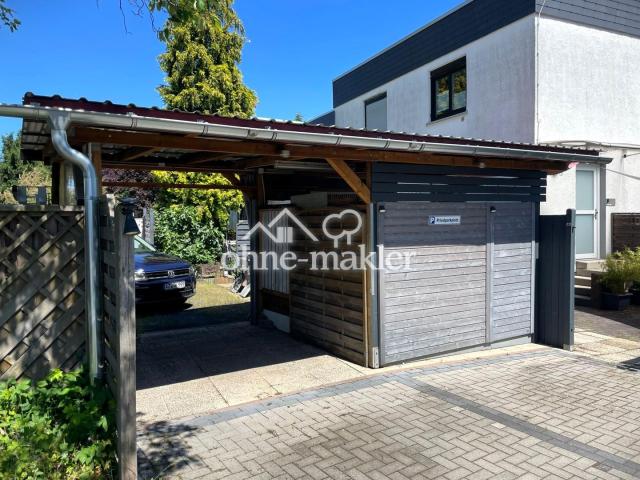 Carport zur Wohnung