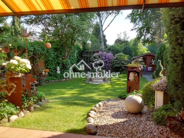 Blick in den Garten /Terrasse 