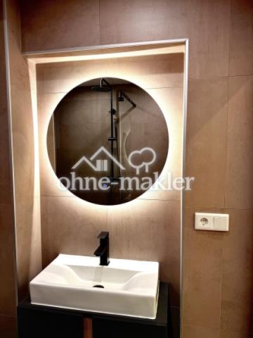 modernes Badezimmer 