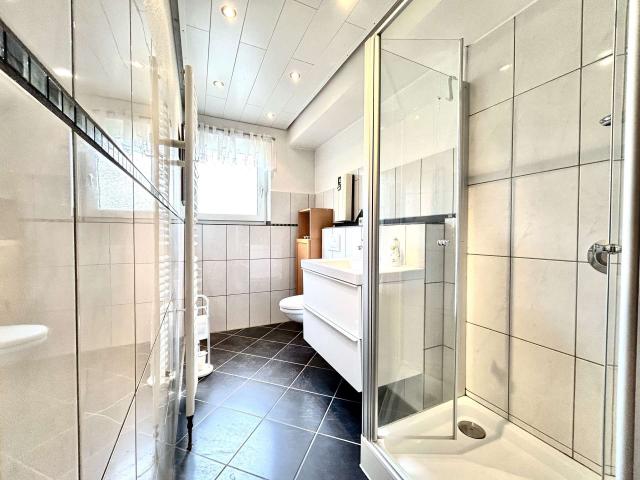 Tageslichtbad mit Dusche