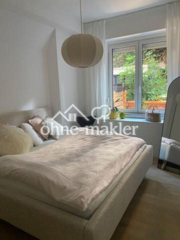 Schlafzimmer -Blick in's Grüne