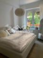 Schlafzimmer -Blick in's Grüne