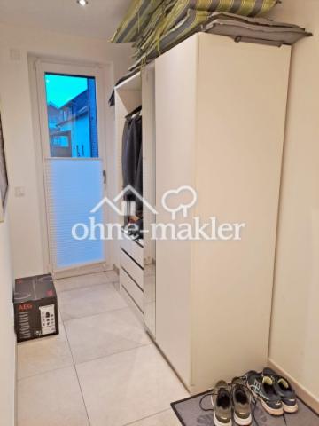Garderobe neben Wohnungstür