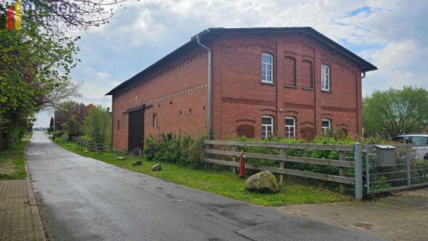 Scheune Straßenansicht
