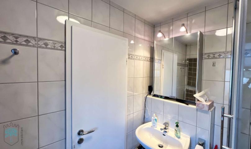Gäste-WC mit Dusche