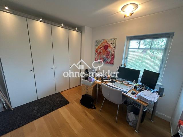 Zimmer 4 (OG / Arbeiten)