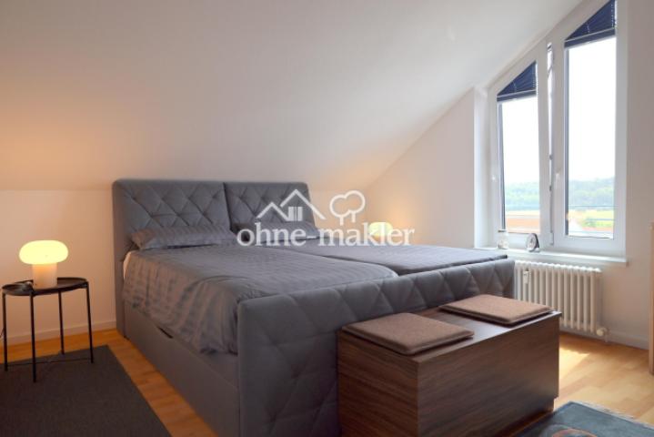 Schlafzimmer, oben