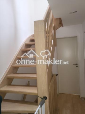 Flur / Treppe zur 2. Etage