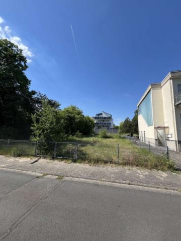 Grundstück Strassenansicht