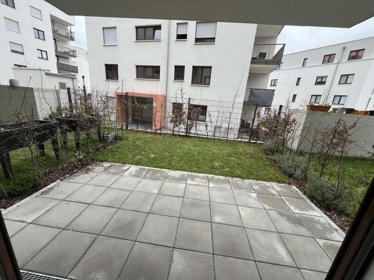 Terrasse und eigener Garten