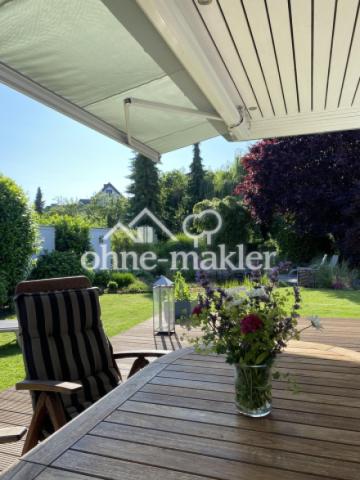 Hauptterrasse mit Markise