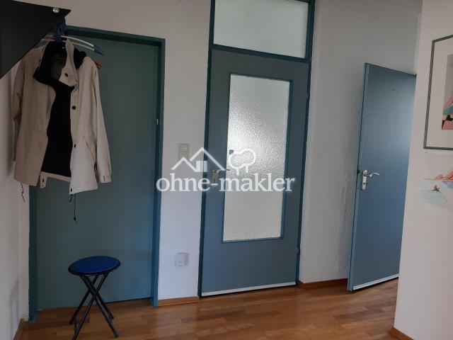 Diele mit Wohnungseingang