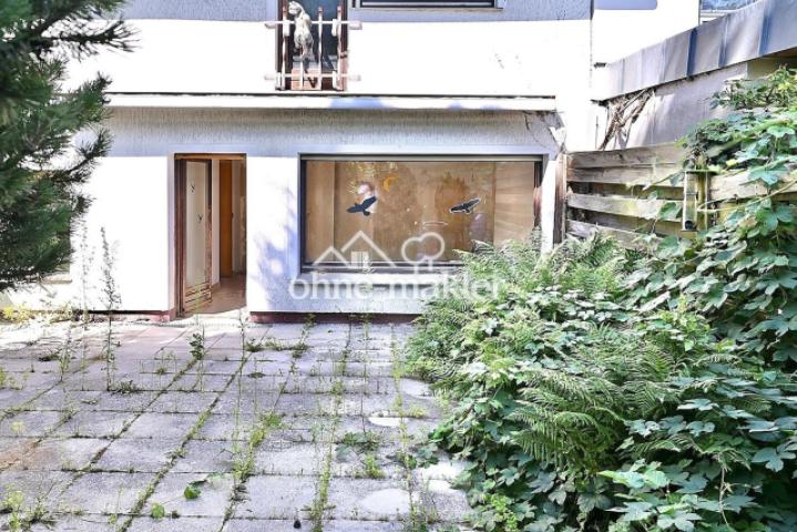 Blick vom Garten auf Terrasse 