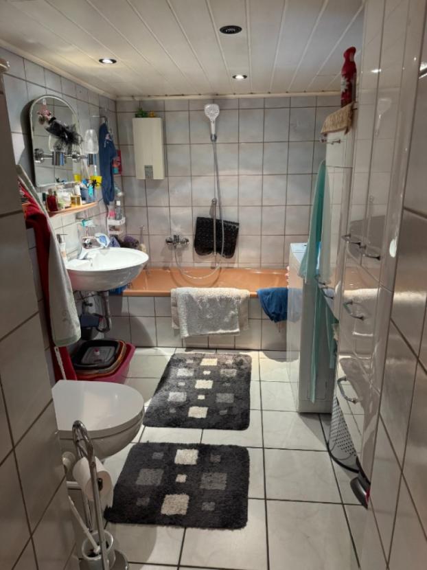 Bad mit Wanne