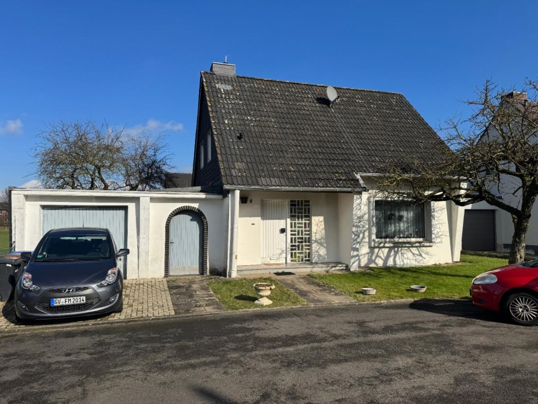 Straßenansicht