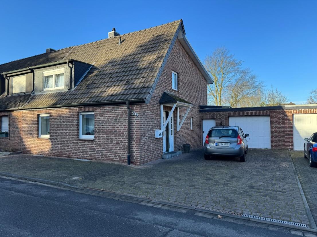 Straßenansicht