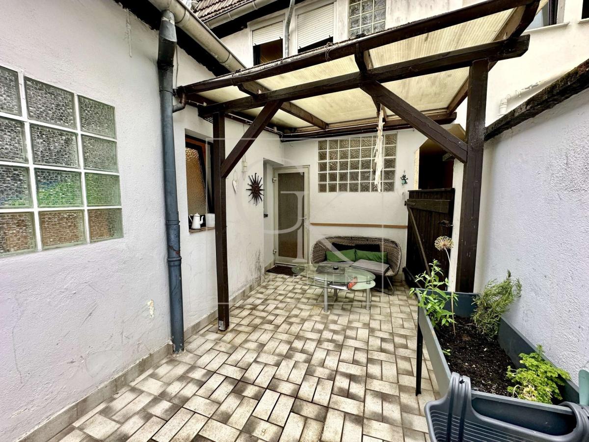 Hinterhof/ Terrasse