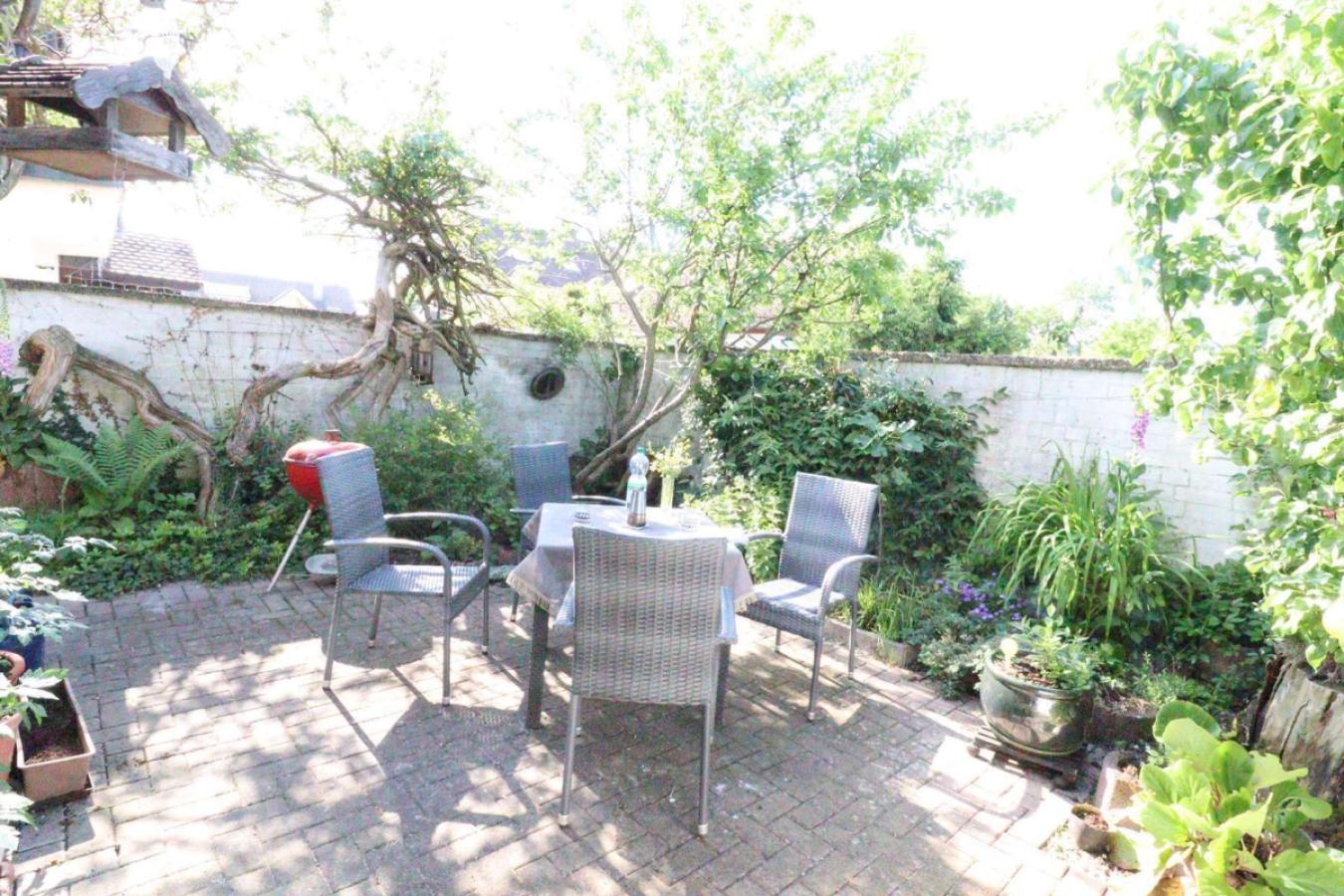 Terrasse - kleine Frühstücksterrasse