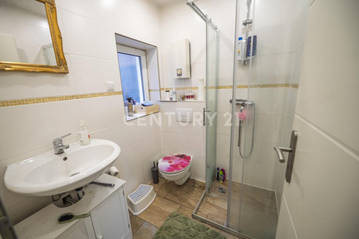 Tageslicht-Duschbad im Gartenhaus