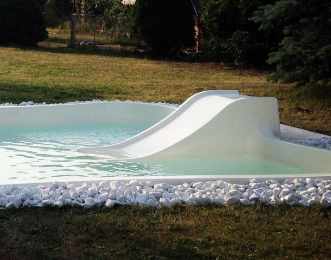 WRS Immobilien - Kinderpool im Garten