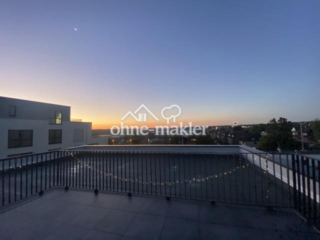 Balkon mit Sonnenuntergang