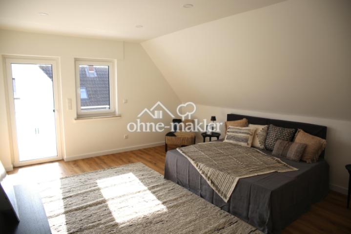  Schlafzimmer mit Balkon