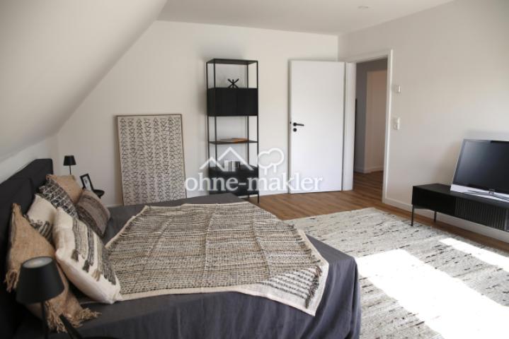 Schlafzimmer mit Balkon