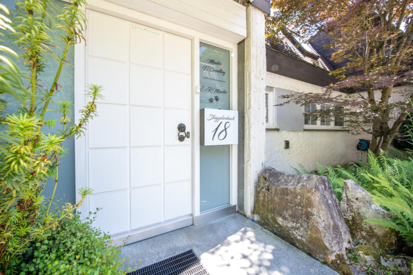 Aussen strassenseitig 4 