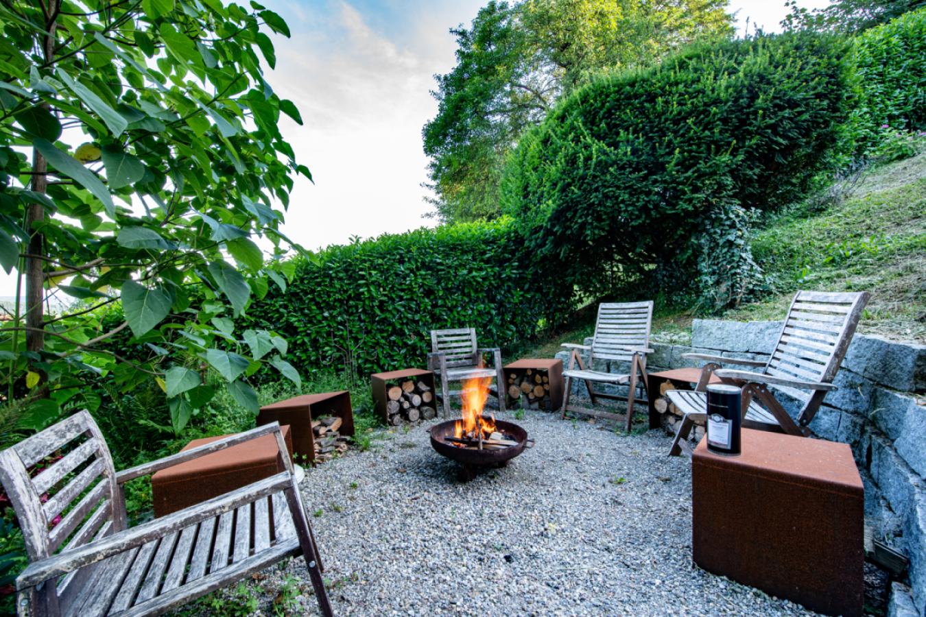 Aussenbereich Feuerstelle Cortenstahl 3