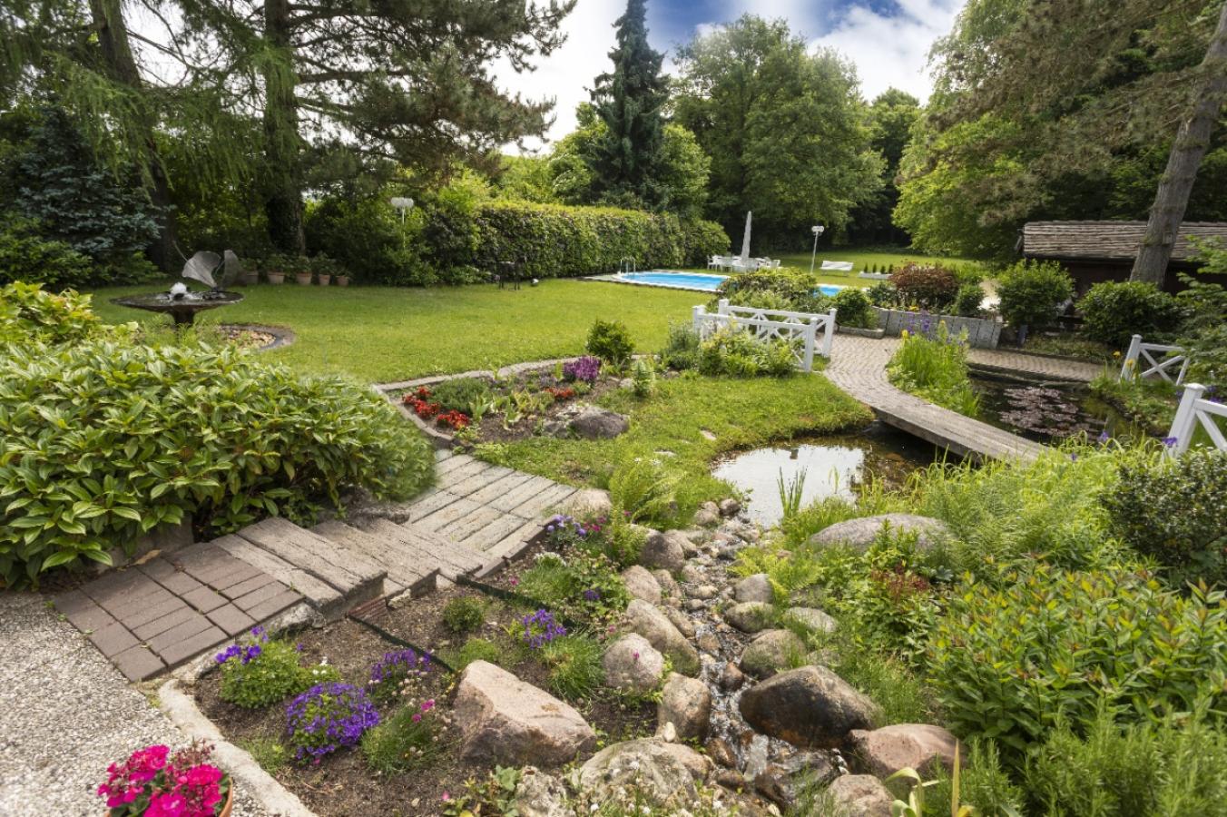 Gärtnerisch angelegtes Grundstück