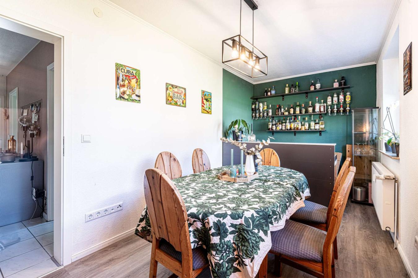 Bar- / Esszimmer Blick 1