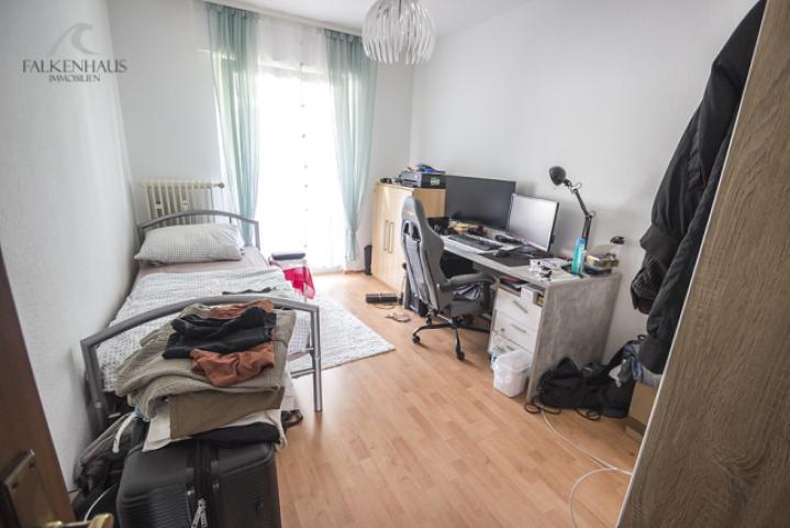 Kinderschlafraum 1 mit angrenzendem Balkon