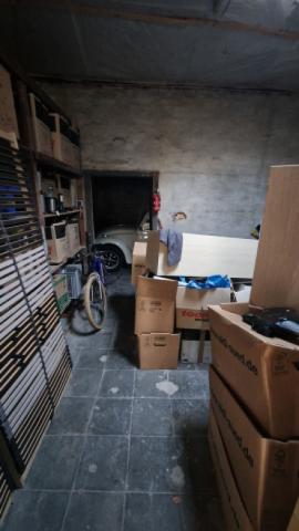 Lagerraum und Garage