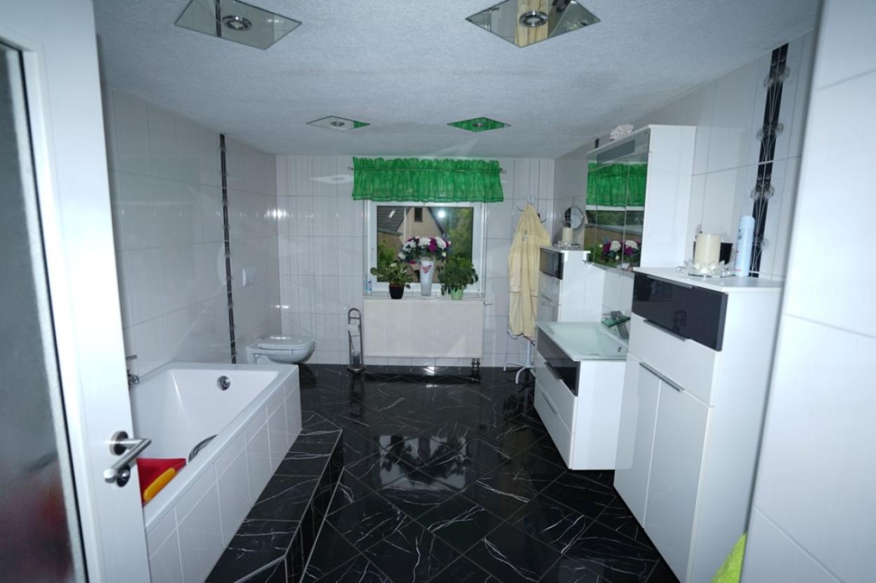 Bad OG vermietetes Haus