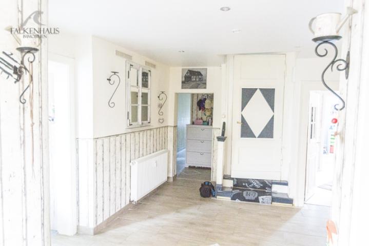 Diele EG zur Treppe OG