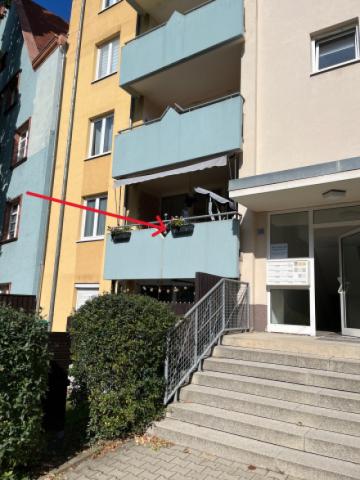 Ansicht Balkon und Eingang