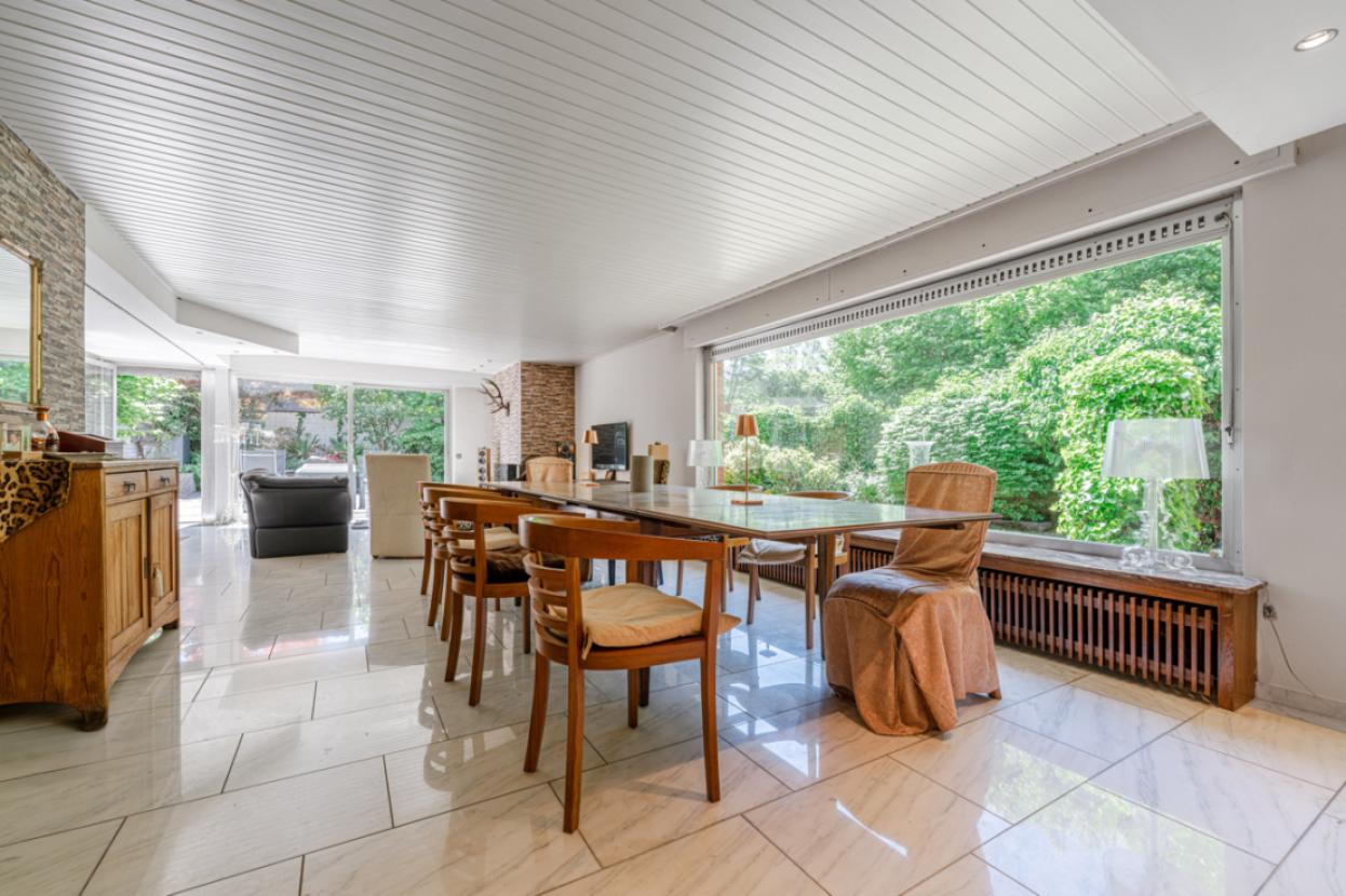 Lichtdurchfluteter Wohn-/Essbereich