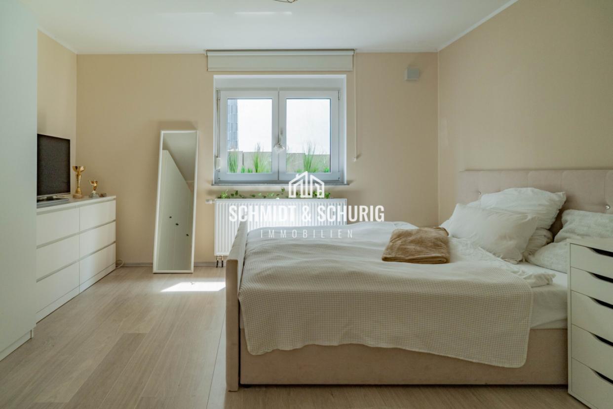 Schlafzimmer / Souterrain