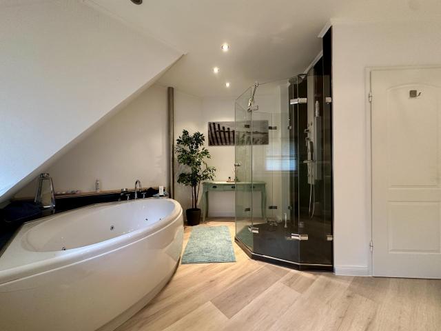 *Badezimmer Obergeschoss