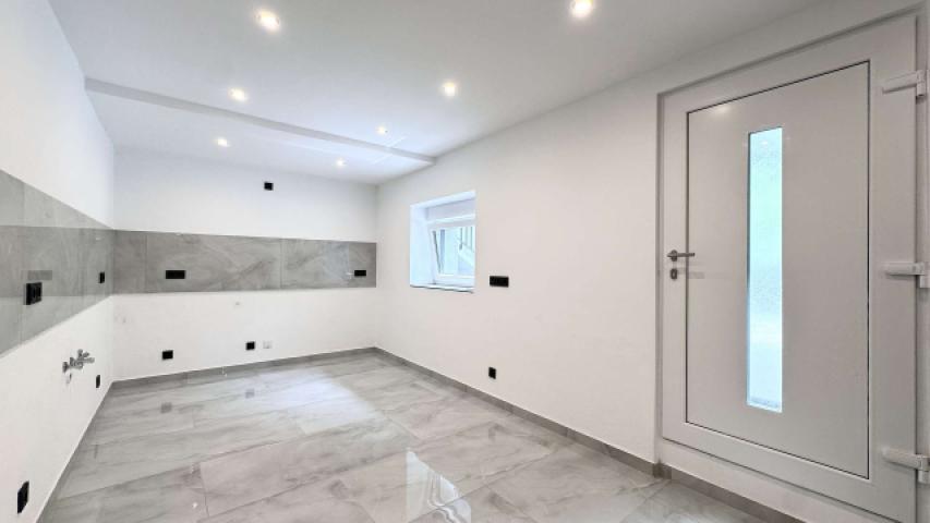 UG Raum ( Küchenanschlüsse ) 