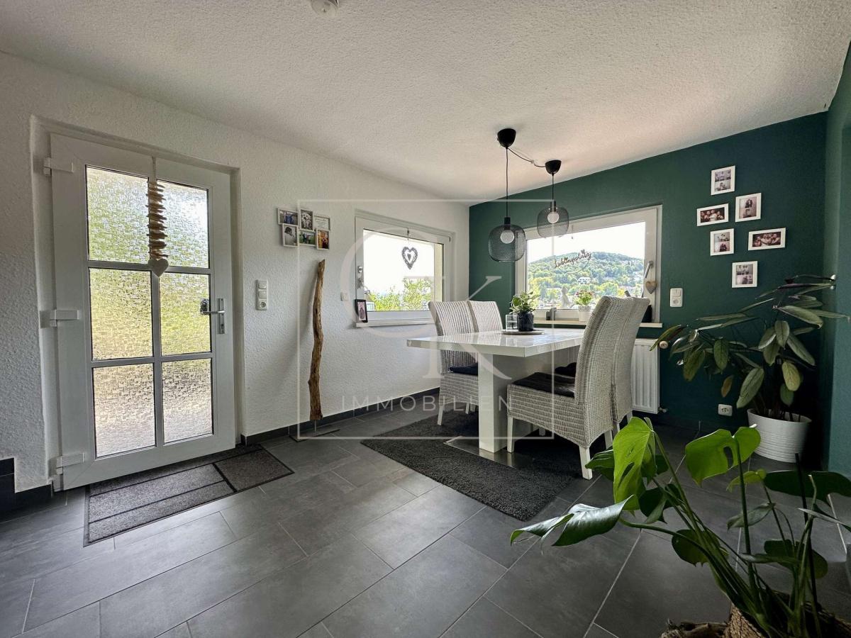 Eingang- uns Essbereich 