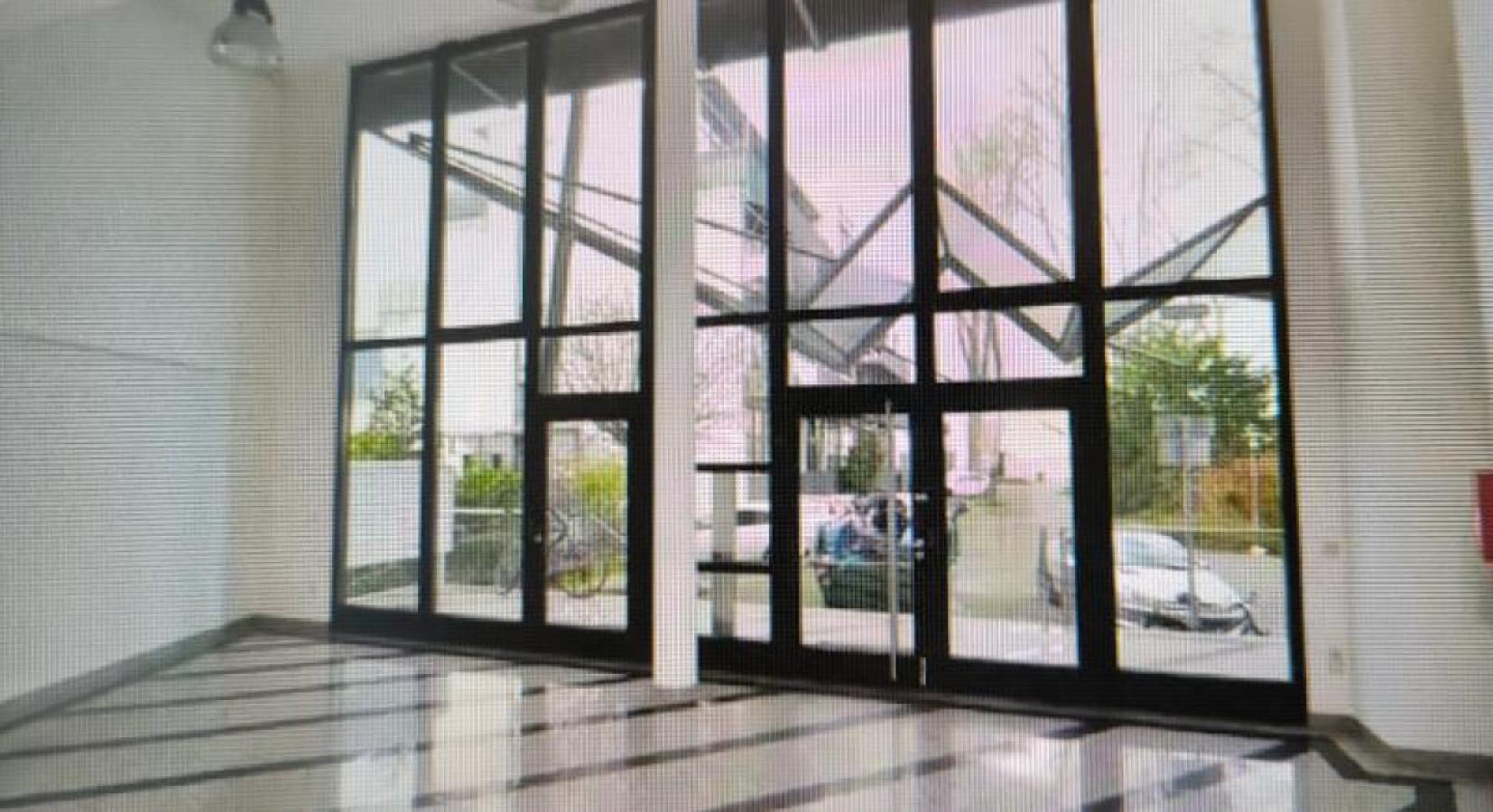 Campus Hauseingang von Innen