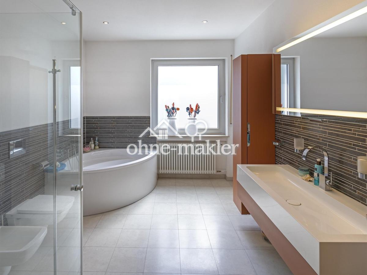 Badezimmer im Obergeschoss 