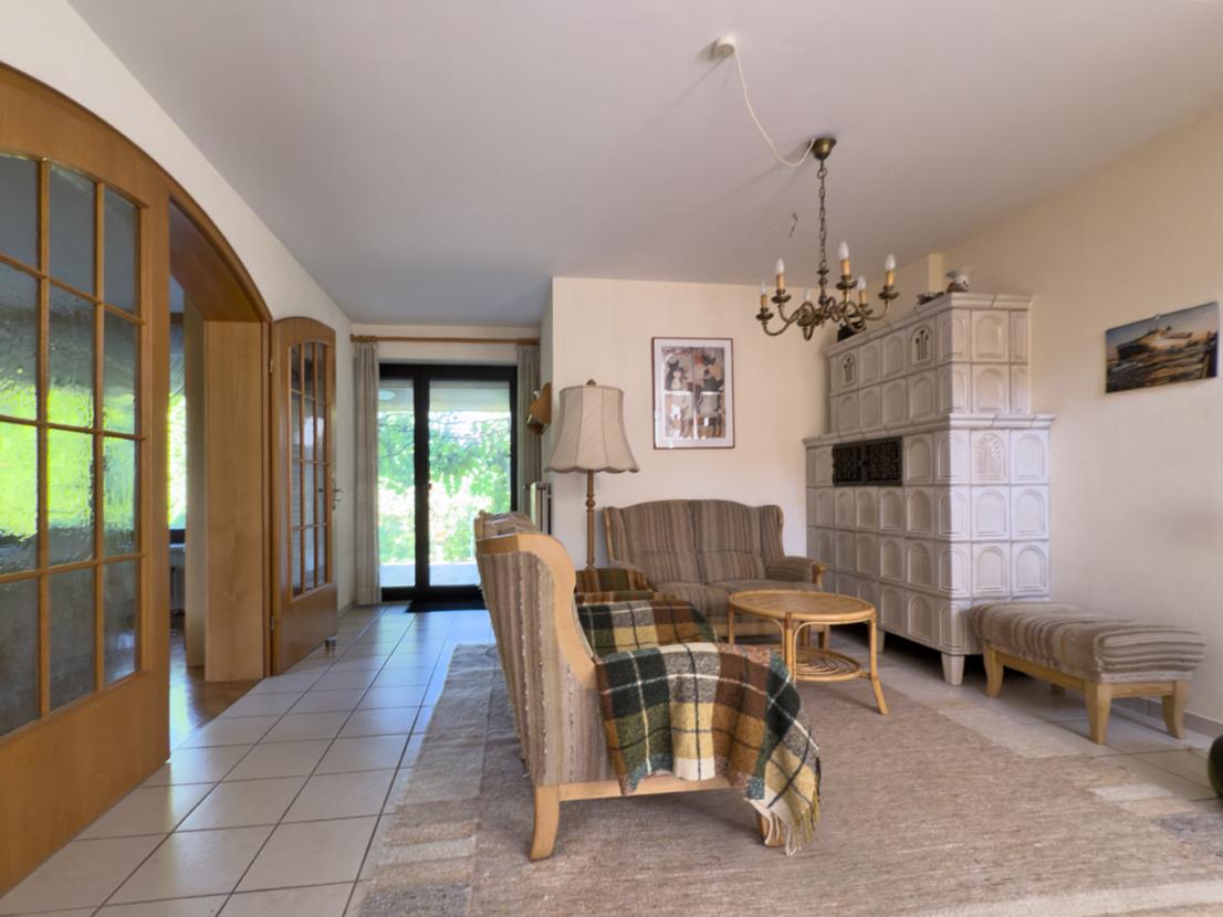 Wohndiele mit Kachelofen