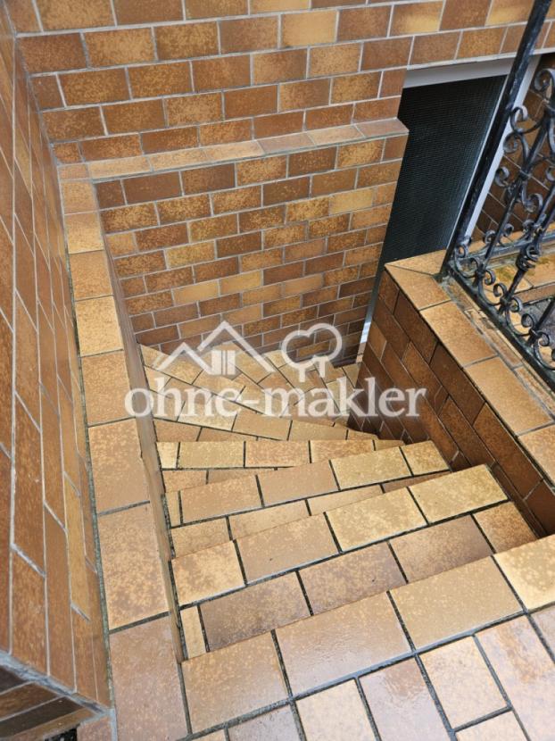 Zugang Keller außen