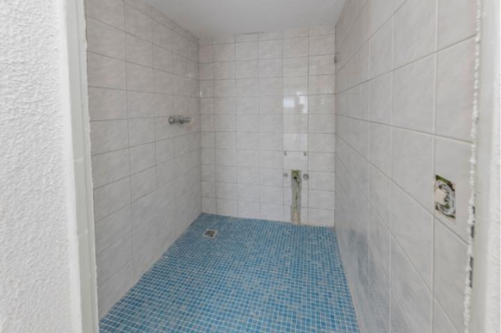 Dusche im Keller