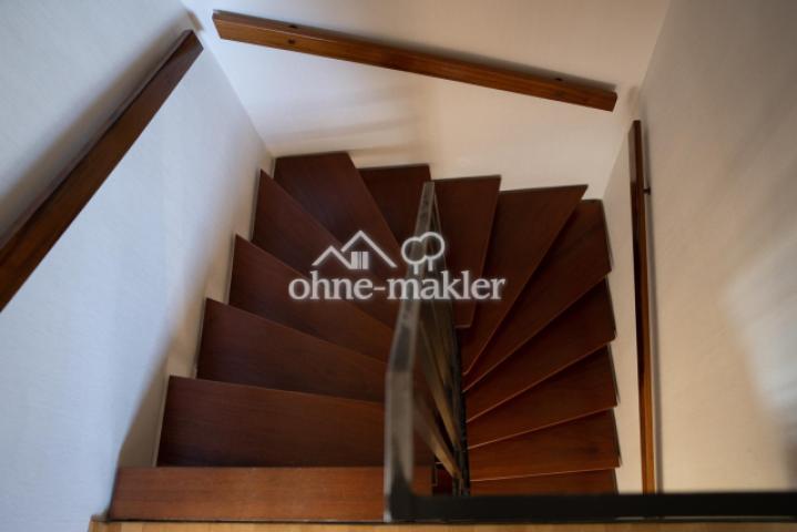 Treppe ins Obergeschoss