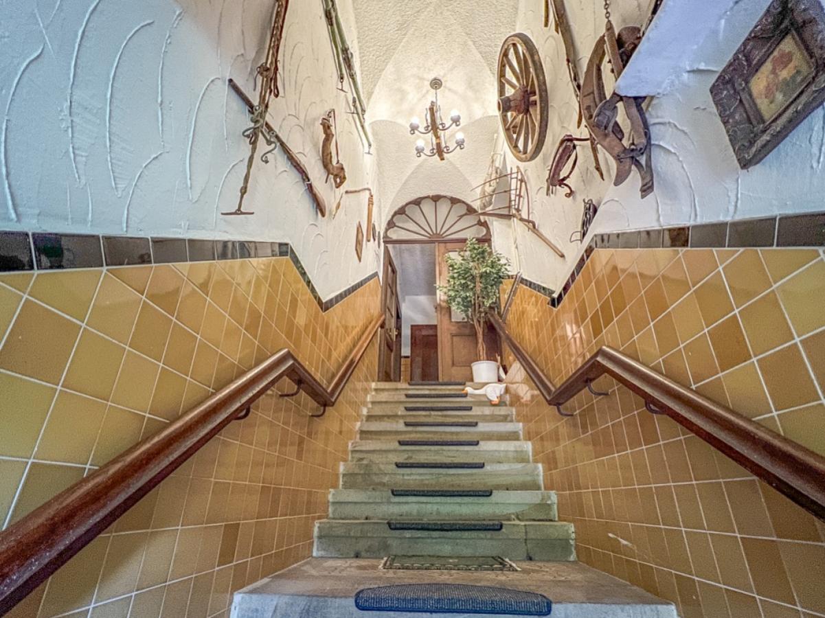 Treppenhaus zur Wohnung 1