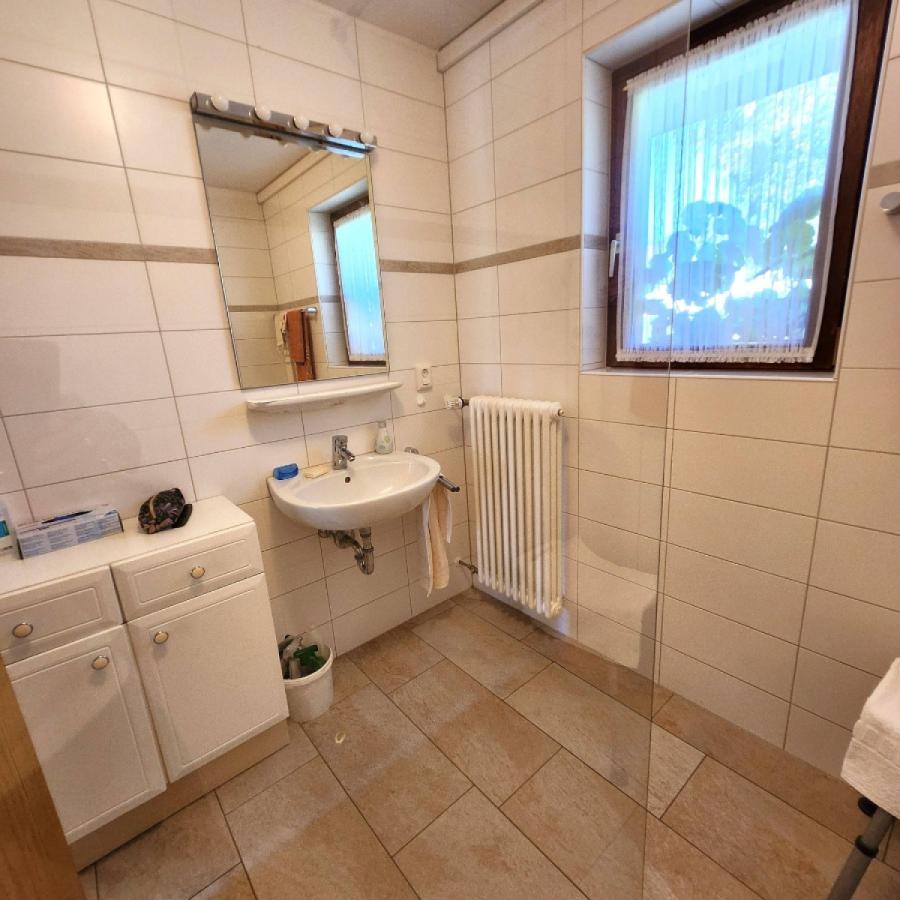 16 EG Duschbad Bild 2